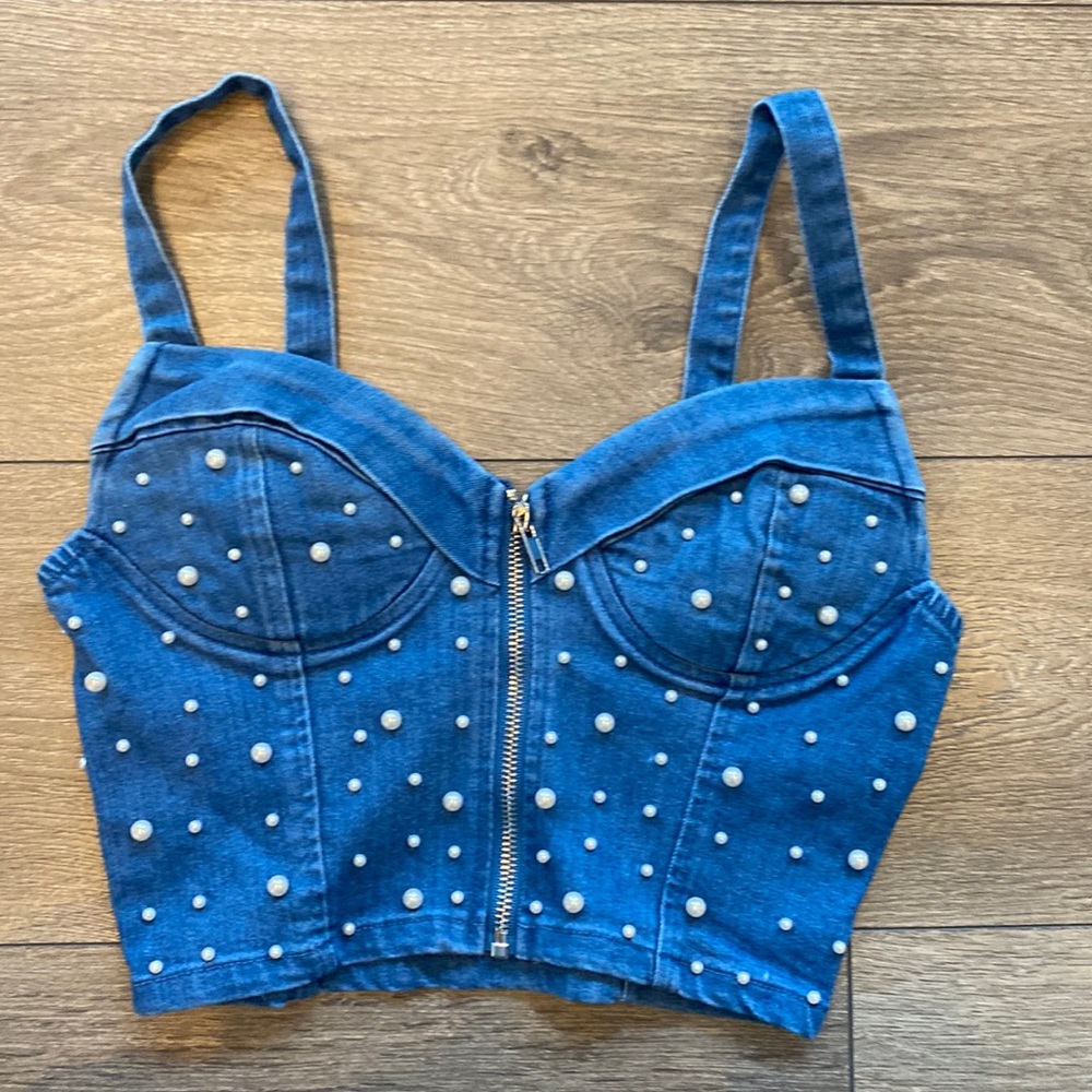 Pearls crop top